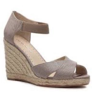 NWOB Adrienne Vittadini Wedge Sandals